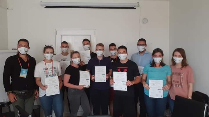 slika sa dodjele diploma